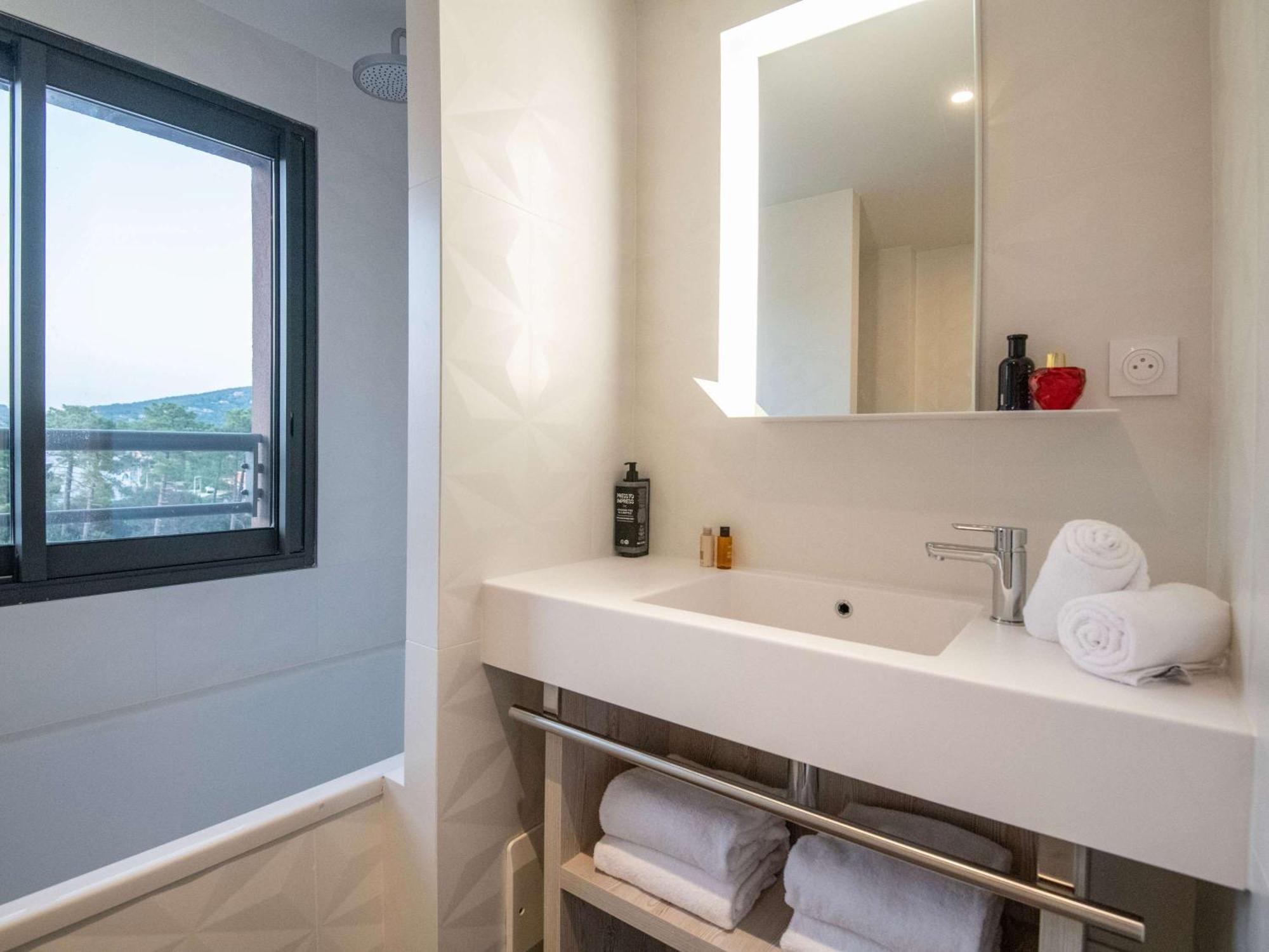 Hotel Ibis Styles Porto Vecchio Esterno foto