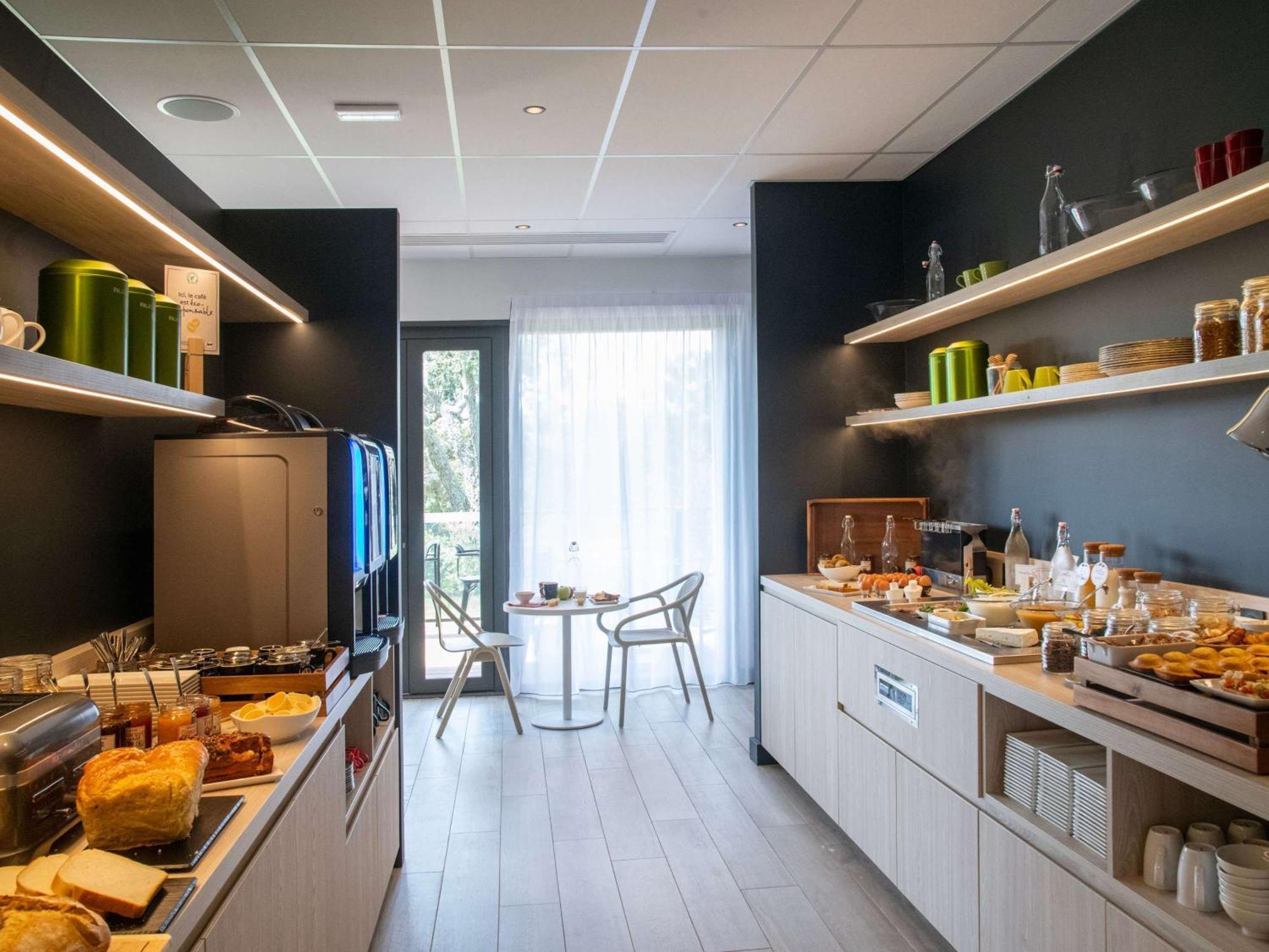 Hotel Ibis Styles Porto Vecchio Esterno foto